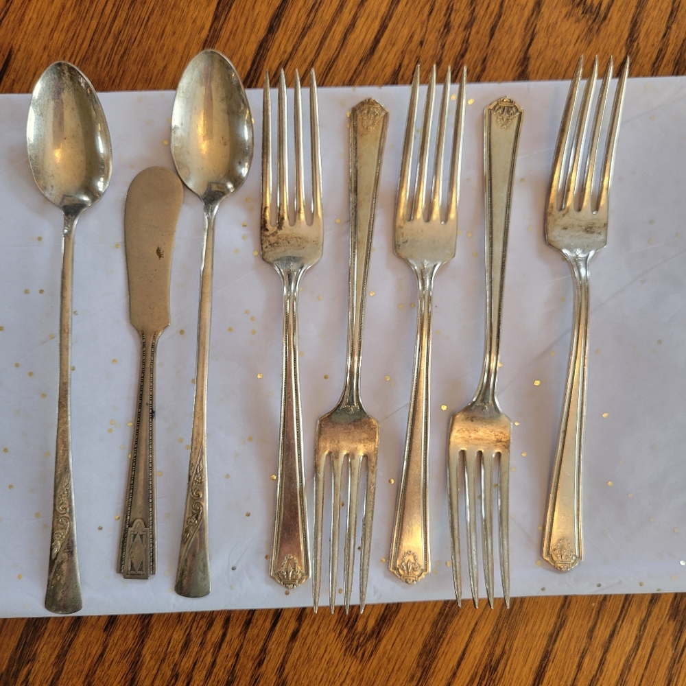 Vintage Silverplate Flatware Bundle 5 Forks 2 Long Spoons 1 Spreader